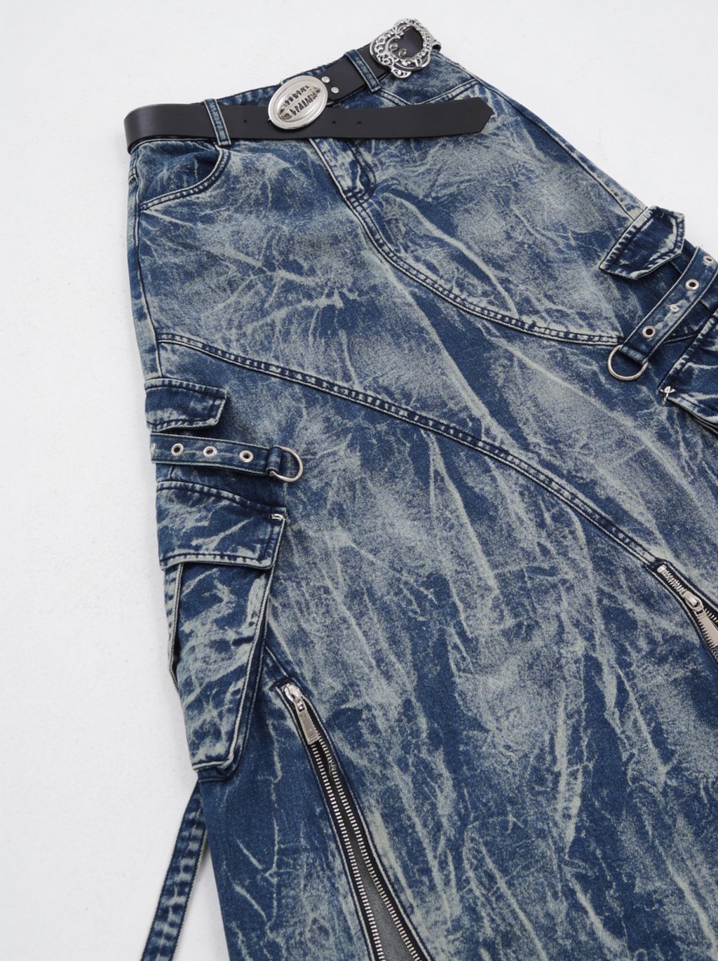 Denimnederdel i Post-apokalyptisk Stil