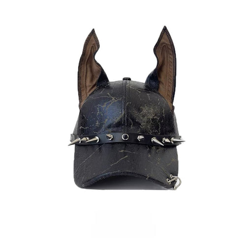 Kasket med Doberman-ører